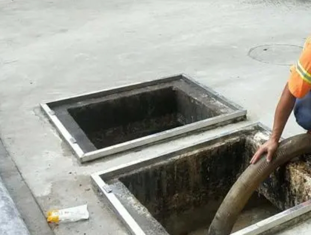 文教镇化粪池清理